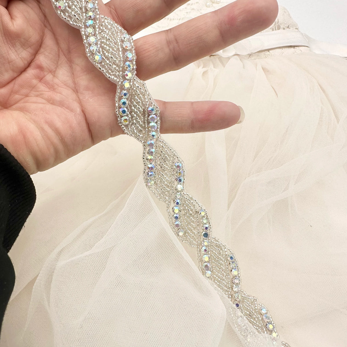 Green Glass Beads for DIY Hand Sewn Sequins Women's Gown Waist Seal Accessory Shoe Hat Box Bag Auxiliary Material