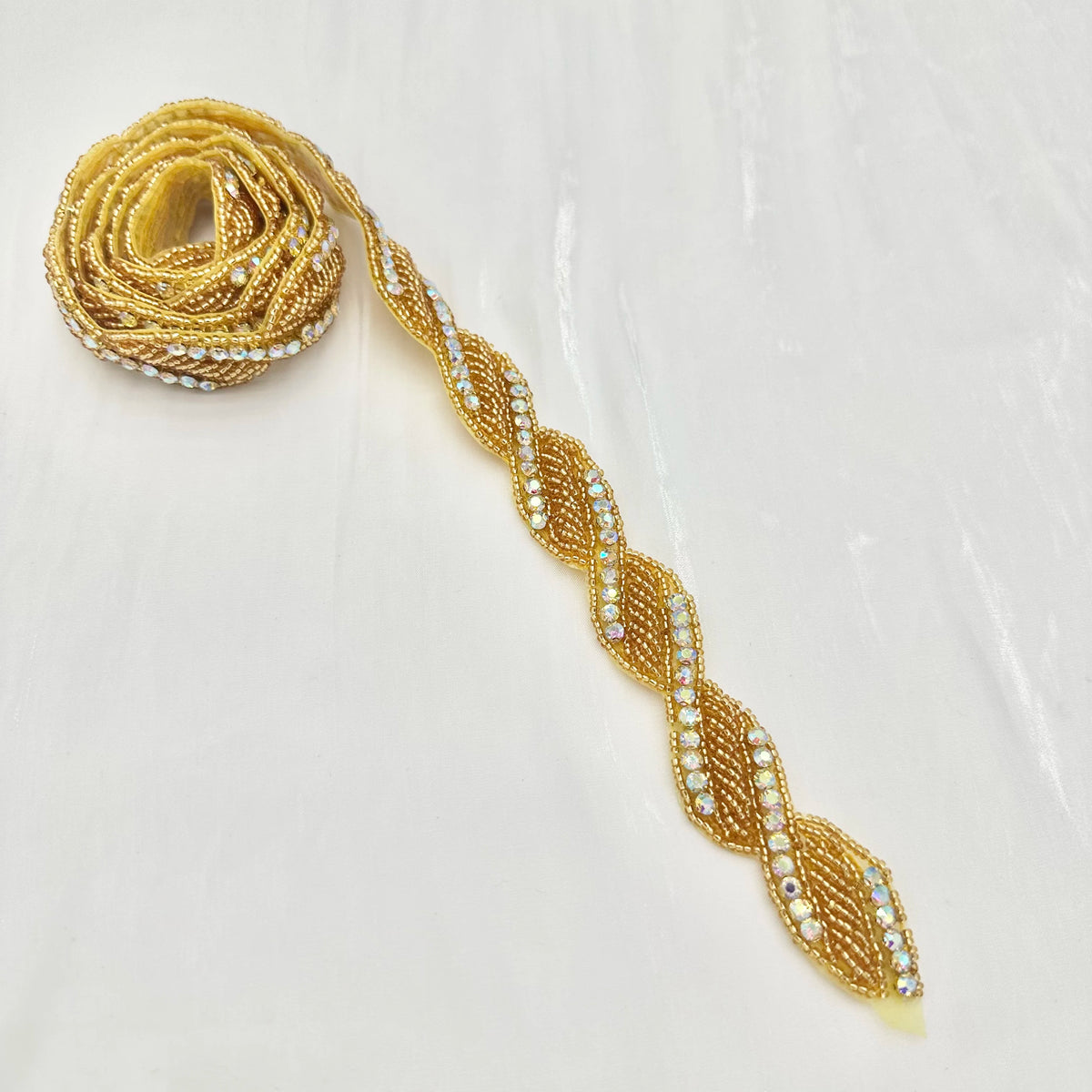 Green Glass Beads for DIY Hand Sewn Sequins Women's Gown Waist Seal Accessory Shoe Hat Box Bag Auxiliary Material