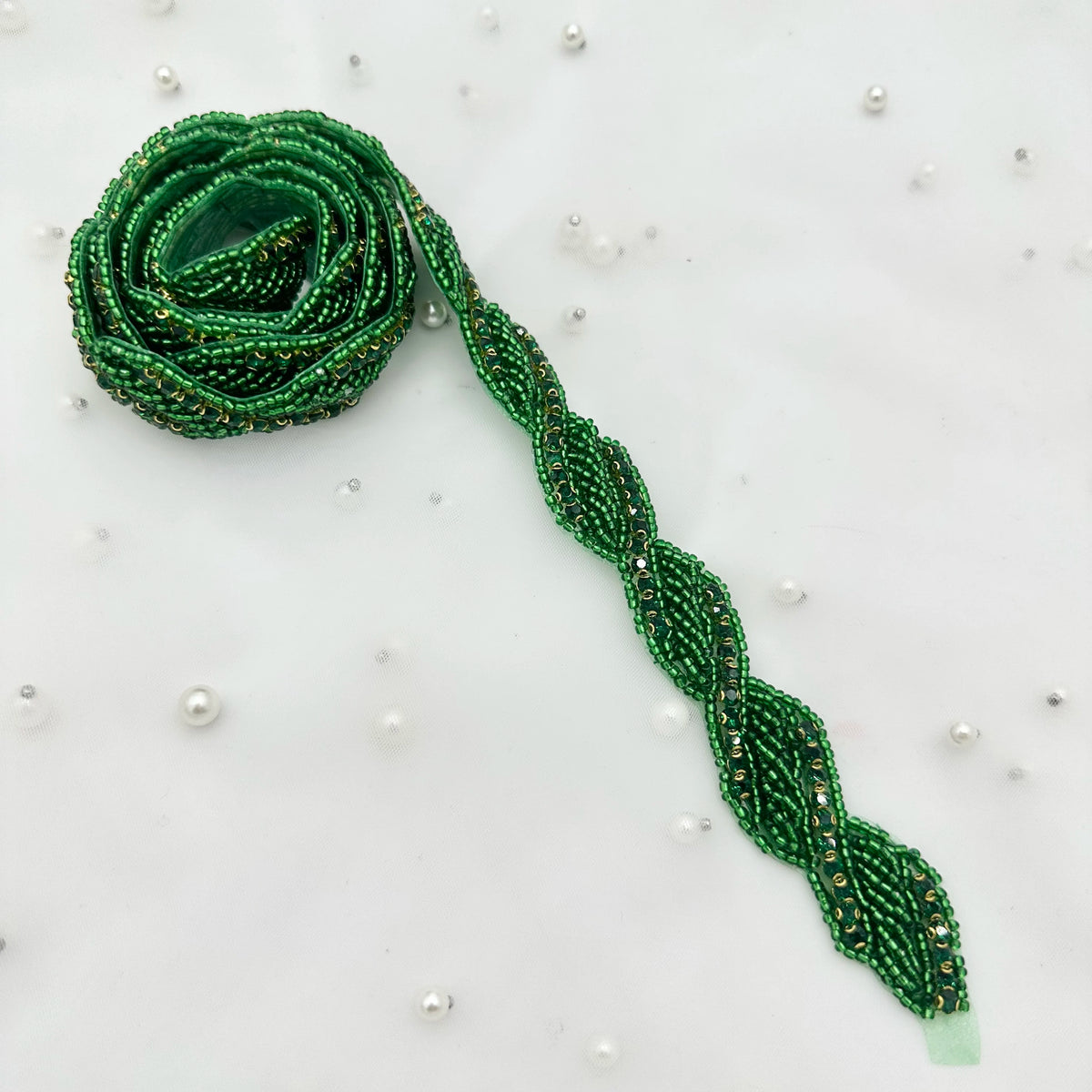 Green Glass Beads for DIY Hand Sewn Sequins Women's Gown Waist Seal Accessory Shoe Hat Box Bag Auxiliary Material
